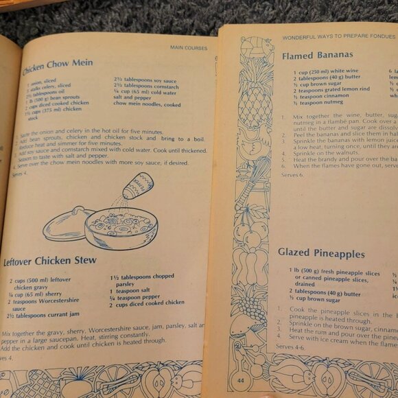 Vintage Cookbook Lot 70s 80s Retro Home Decor Kitchen Bake Cook Book Recipe Food - Picture 6 of 14